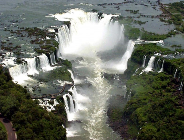 Traslados en Iguazú auto privado y Cataratas Argentinas